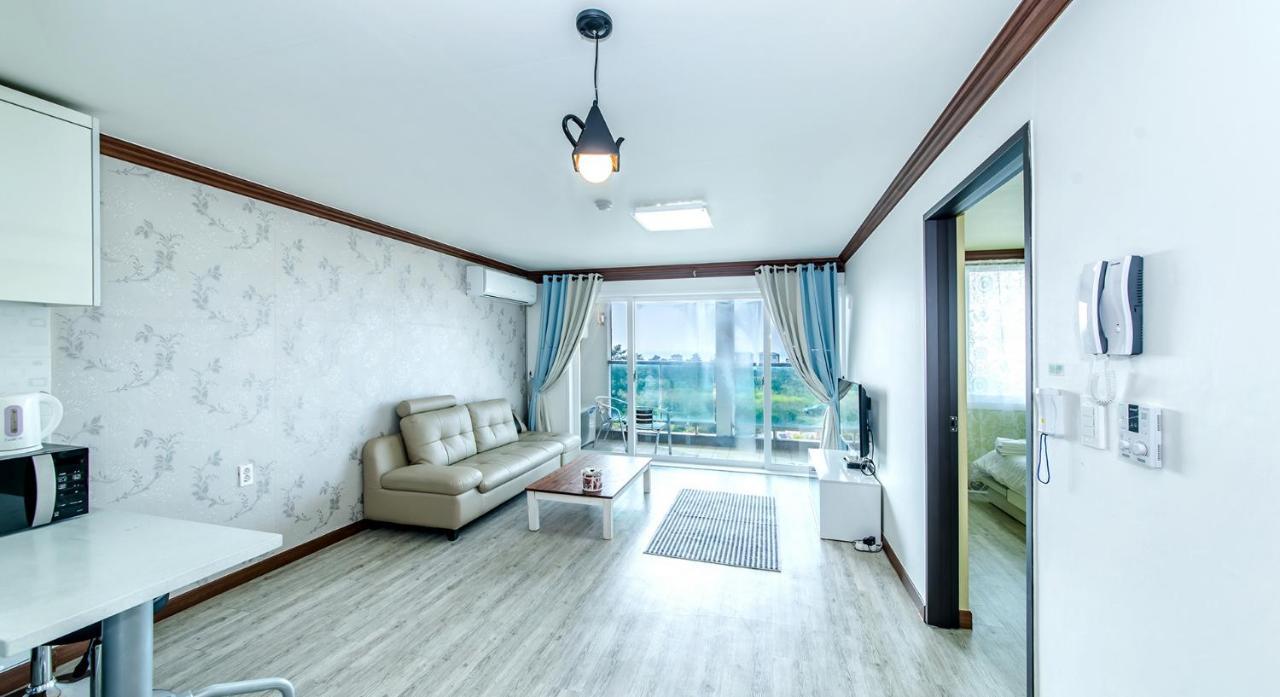 Ghost House Villa Чеджу Стая снимка